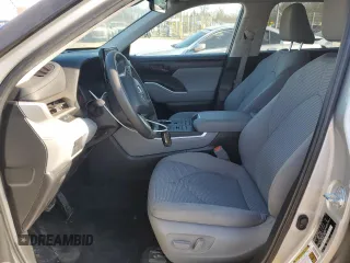 2022 Toyota Highlander L z VIN 5TDCZRBH2NS234381, wystawiony jako Copart lot #48407625 z przebiegiem 45 260 mil mil oraz Szkoda całkowita • Salvage title. Historia ofert i sprzedaży dostępna na DreamBid. Obrazek 7.