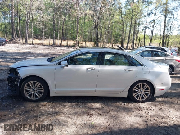 2016 Lincoln MKZ with VIN 3LN6L2J92GR610837, listed as a IAAI auction lot 41939522 with 86,635 mi miles. Bid and sale history available at carsss.com. Image 14.