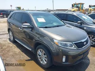 2014 Kia Sorento EX with VIN 5XYKU4A75EG453922, listed as a IAAI auction lot 42338759 with 195,832 mi miles and . Bid and sale history available at DreamBid. Image 1.