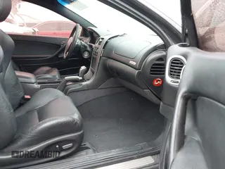 2004 Pontiac GTO z VIN 6G2VX12G84L183838, wystawiony jako IAAI lot #41946144 z przebiegiem 134 718 mil mil oraz . Historia ofert i sprzedaży dostępna na DreamBid. Obrazek 5.