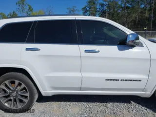 2017 Jeep Grand Cherokee Overland with VIN 1C4RJECG2HC762007, listed as a IAAI auction lot 41845048 with 80,285 mi miles. Bid and sale history available at carsss.com. Image 13.