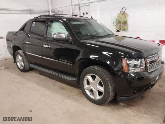 2012 Chevrolet Avalanche LTZ with VIN 3GNTKGE7XCG151943, listed as a IAAI auction lot 41774003 with 123,512 mi miles. Bid and sale history available at carsss.com. Image 1.