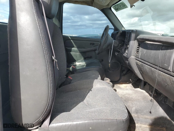 2007 Chevrolet Silverado 2500HD Classic Work Truck with VIN 1GCHC24U17E120048, listed as a Copart auction lot 48792075 with 221,502 mi miles and Salvage Title. Bid and sale history available at carsss.com. Image 10.