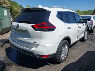 2018 Nissan Rogue SV with VIN KNMAT2MTXJP608001, listed as a IAAI auction lot 42048659 with 71,067 mi miles and . Bid and sale history available at carsss.com. Image 4.