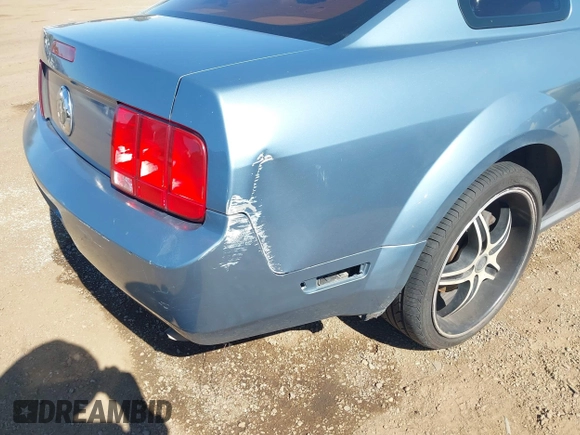2005 Ford Mustang Deluxe with VIN 1ZVFT80N655215076, listed as a IAAI auction lot 42851590 with 295,317 mi miles and . Bid and sale history available at DreamBid. Image 6.