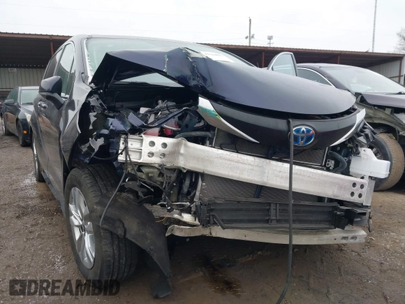 2024 Toyota Sienna XLE with VIN 5TDJSKFC3RS129744, listed as a IAAI auction lot 41564077 with 9,224 mi miles and . Bid and sale history available at DreamBid. Image 6.