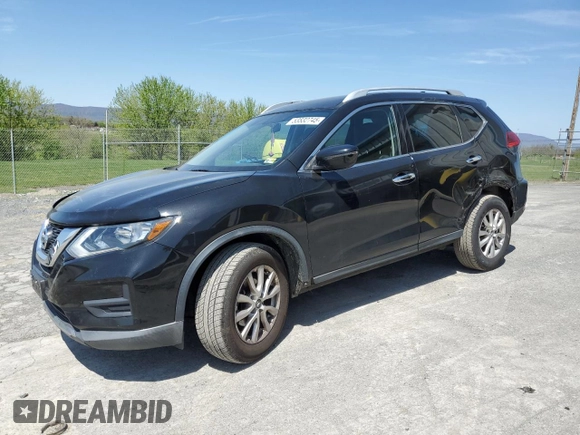2017 Nissan Rogue SV z VIN KNMAT2MV5HP543165, wystawiony jako Copart lot #53532745 z przebiegiem 136 616 mil mil oraz Szkoda całkowita • Salvage title. Historia ofert i sprzedaży dostępna na DreamBid. Obrazek 1.