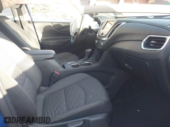 2019 Chevrolet Equinox LT with VIN 3GNAXUEV9KS628184, listed as a IAAI auction lot 41821068 with 30,196 mi miles. Bid and sale history available at carsss.com. Image 5.