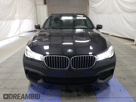 2019 BMW 7 Series 740i xDrive with VIN WBA7E4C50KGV28739, listed as a Copart auction lot 69882784 with 24,695 mi miles and Clean title. Bid and sale history available at DreamBid. Image 5.