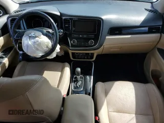 2017 Mitsubishi Outlander SE z VIN JA4AD3A38HZ005421, wystawiony jako Copart lot #55303005 z przebiegiem Nie podano mil oraz Szkoda całkowita • Salvage title. Historia ofert i sprzedaży dostępna na DreamBid. Obrazek 8.