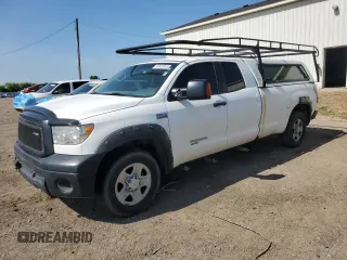 2010 Toyota Tundra SR z VIN 5TFCW5F16AX009674, wystawiony jako Copart lot #61872015 z przebiegiem 223 227 mil mil oraz Czysty tytuł • Clean title. Historia ofert i sprzedaży dostępna na DreamBid. Obrazek 1.