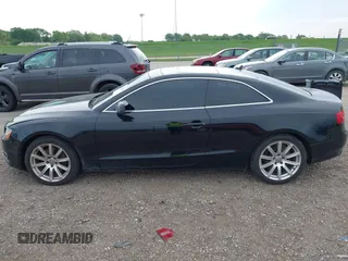 2011 Audi A5 Premium Plus z VIN WAULFAFR9BA080187, wystawiony jako IAAI lot #42220280 z przebiegiem 142 676 mil mil oraz . Historia ofert i sprzedaży dostępna na DreamBid. Obrazek 14.
