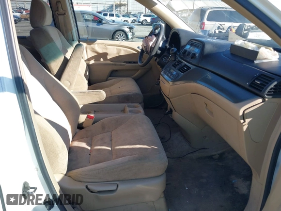 2006 Honda Odyssey EX z VIN 5FNRL38486B410286, wystawiony jako IAAI lot #41641433 z przebiegiem 145 312 mil mil oraz . Historia ofert i sprzedaży dostępna na DreamBid. Obrazek 5.