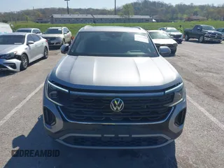 2024 Volkswagen Atlas SE z VIN 1V2KE2CA3RC243791, wystawiony jako IAAI lot #42037645 z przebiegiem 24 932 mil mil oraz . Historia ofert i sprzedaży dostępna na DreamBid. Obrazek 12.