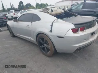 2011 Chevrolet Camaro 2LT z VIN 2G1FC1ED4B9102650, wystawiony jako IAAI lot #42497505 z przebiegiem Nie podano mil oraz . Historia ofert i sprzedaży dostępna na DreamBid. Obrazek 3.