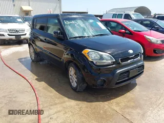 2013 Kia Soul ! with VIN KNDJT2A62D7481943, listed as a IAAI auction lot 42109927 with 148,118 mi miles. Bid and sale history available at carsss.com. Image 1.