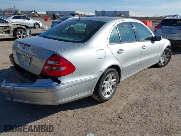 2006 Mercedes-Benz E-Class 3.5L with VIN WDBUF56J86A795135, listed as a IAAI auction lot 41286605 with 162,463 mi miles. Bid and sale history available at carsss.com. Image 4.