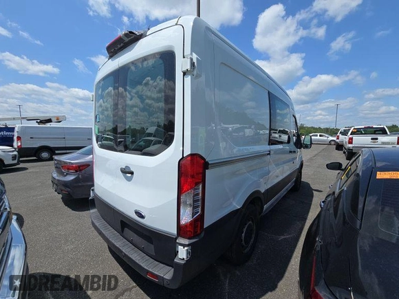 2018 Ford Transit с VIN 1FTYE1CM6JKB42240, выставлен на аукционе IAAI как лот 42624659 с пробегом 95 843 миль миль и . История ставок и продаж доступна на DreamBid. Изображение 11.