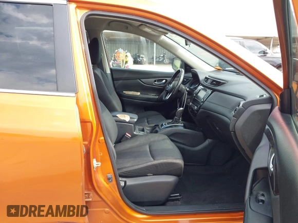 2020 Nissan Rogue SV z VIN JN8AT2MT0LW010383, wystawiony jako IAAI lot #42357191 z przebiegiem 156 116 mil mil oraz . Historia ofert i sprzedaży dostępna na DreamBid. Obrazek 5.