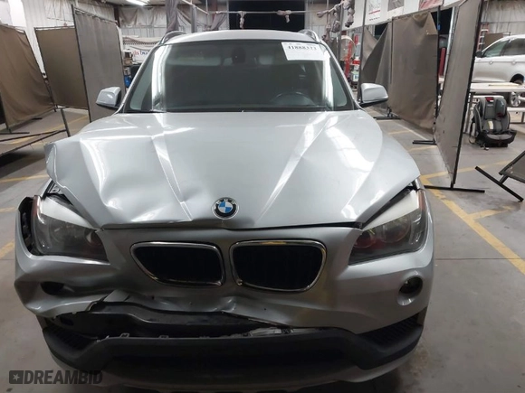 2015 BMW X1 sDrive28i with VIN WBAVM1C50FVW57526, listed as a IAAI auction lot 41888323 with 160,160 mi miles. Bid and sale history available at carsss.com. Image 12.