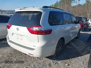 2020 Toyota Sienna XLE Auto Access Seat with VIN 5TDYZ3DC2LS083415, listed as a IAAI auction lot 41485526 with 55,500 mi miles. Bid and sale history available at carsss.com. Image 4.