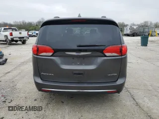 2018 Chrysler Pacifica Limited z VIN 2C4RC1GGXJR115221, wystawiony jako Copart lot #52903055 z przebiegiem 83 838 mil mil oraz Szkody całkowita. Historia ofert i sprzedaży dostępna na DreamBid. Obrazek 6.