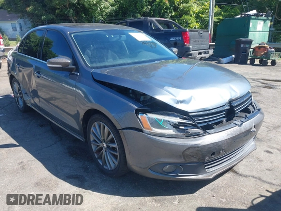 2011 Volkswagen Jetta SEL with VIN 3VWLZ7AJXBM352695, listed as a IAAI auction lot 42325497 with 166,864 mi miles and . Bid and sale history available at DreamBid. Image 1.