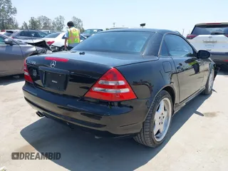 2001 Mercedes-Benz SLK 230/320 with VIN WDBKK65F81F218476, listed as a IAAI auction lot 42450368 with 121,640 mi miles and . Bid and sale history available at DreamBid. Image 4.