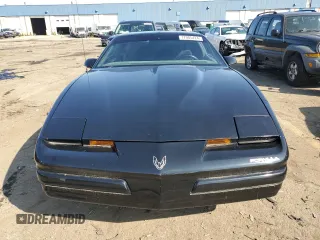 1989 Pontiac Firebird with VIN 1G2FS21E6KL245532, listed as a Copart auction lot 77085424 with 134,957 mi miles and Clean title. Bid and sale history available at DreamBid. Image 5.