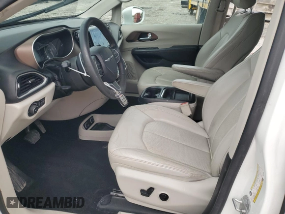 2018 Chrysler Pacifica Touring L with VIN 2C4RC1BG3JR214356, listed as a Copart auction lot 54541515 with 44,975 mi miles and Salvage Title. Bid and sale history available at DreamBid. Image 7.