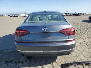 2017 Volkswagen Passat SE z VIN 1VWGT7A35HC078899, wystawiony jako Copart lot #55057695 z przebiegiem 45 620 mil mil oraz Szkoda całkowita • Salvage title. Historia ofert i sprzedaży dostępna na DreamBid. Obrazek 6.