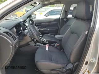 2024 Mitsubishi Outlander S z VIN JA4ARUAU6RU020594, wystawiony jako Copart lot #58967225 z przebiegiem 8596 mil mil oraz Tytuł czysty. Historia ofert i sprzedaży dostępna na DreamBid. Obrazek 7.