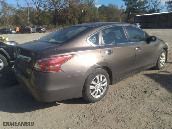 2013 Nissan Altima 2.5 SL with VIN 1N4AL3AP8DC164504, listed as a IAAI auction lot 40949799 with 222,325 mi miles. Bid and sale history available at carsss.com. Image 4.