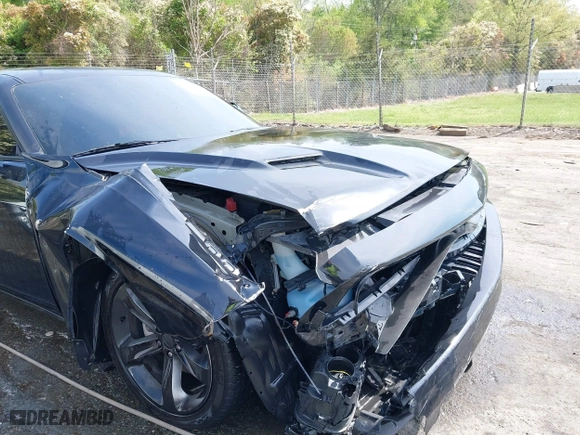 2015 Dodge Challenger SXT Plus with VIN 2C3CDZBG3FH724659, listed as a IAAI auction lot 41991083 with 148,984 mi miles. Bid and sale history available at carsss.com. Image 6.