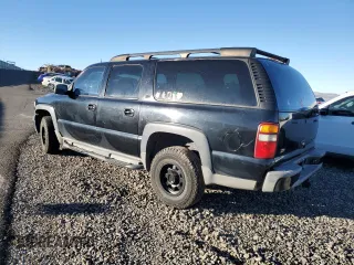 2002 Chevrolet Suburban Z71 with VIN 3GNFK16T12G256875, listed as a Copart auction lot 87745445 with 294,778 mi miles and Salvage Title. Bid and sale history available at carsss.com. Image 2.