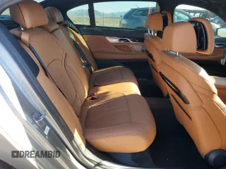 2022 BMW 7 Series 740i with VIN WBA7T2C01NCK85520, listed as a Copart auction lot 63442793 with 8,472 mi miles. Bid and sale history available at carsss.com. Image 10.