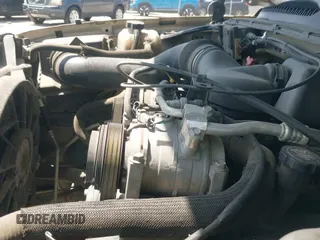 2005 Chevrolet Silverado 1500 Work Truck с VIN 1GCEC19X45Z220571, выставлен на аукционе IAAI как лот 42010514 с пробегом 192 394 миль миль и . История ставок и продаж доступна на DreamBid. Изображение 18.