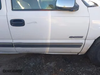 1999 Chevrolet Silverado 1500 LS with VIN 1GCEC19V4XZ108466, listed as a IAAI auction lot 41818802 with 1 mi miles. Bid and sale history available at carsss.com. Image 21.