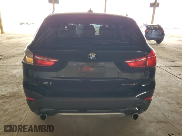 2021 BMW X1 sDrive28i z VIN WBXJG7C02M5S30154, wystawiony jako Copart lot #56076565 z przebiegiem 57 671 mil mil oraz Tytuł czysty. Historia ofert i sprzedaży dostępna na DreamBid. Obrazek 6.