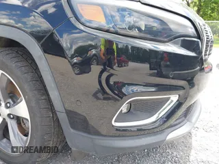 2019 Jeep Cherokee Limited z VIN 1C4PJLDNXKD128289, wystawiony jako IAAI lot #42335271 z przebiegiem 77 523 mil mil oraz . Historia ofert i sprzedaży dostępna na DreamBid. Obrazek 20.