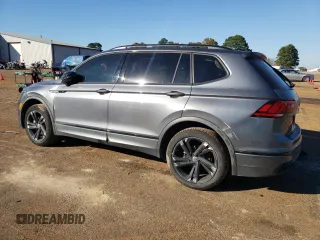 2024 Volkswagen Tiguan SE R-Line Black z VIN 3VVCB7AX2RM075323, wystawiony jako Copart lot #81290414 z przebiegiem 15 867 mil mil oraz Szkoda całkowita • Salvage title. Historia ofert i sprzedaży dostępna na DreamBid. Obrazek 2.