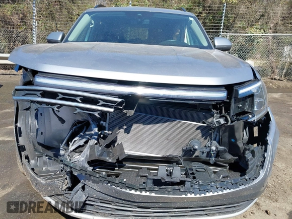 2024 Volkswagen Atlas SE with VIN 1V2JR2CA2RC518633, listed as a IAAI auction lot 41773560 with 22,386 mi miles and . Bid and sale history available at DreamBid. Image 6.