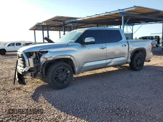 2022 Toyota Tundra SR5 с VIN 5TFLA5DB9NX020555, выставлен на аукционе Copart как лот 63514465 с пробегом 43 354 миль миль и Списание • Salvage title. История ставок и продаж доступна на DreamBid. Изображение 1.