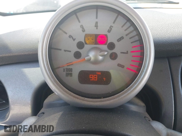 2006 MINI Hardtop с VIN WMWRC33586TK71206, выставлен на аукционе IAAI как лот 42687287 с пробегом 138 086 миль миль и . История ставок и продаж доступна на DreamBid. Изображение 12.