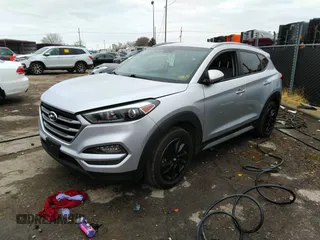 2018 Hyundai Tucson SEL Plus z VIN KM8J33A45JU721578, wystawiony jako IAAI lot #35888463 z przebiegiem 79 377 mil mil oraz . Historia ofert i sprzedaży dostępna na DreamBid. Obrazek 2.