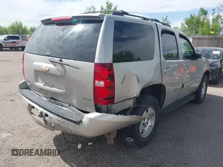 2008 Chevrolet Tahoe 3LT z VIN 1GNFK13018J213428, wystawiony jako IAAI lot #42236022 z przebiegiem 182 725 mil mil oraz . Historia ofert i sprzedaży dostępna na DreamBid. Obrazek 4.