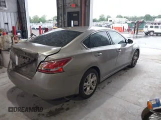 2013 Nissan Altima S with VIN 1N4AL3APXDC210446, listed as a IAAI auction lot 41973949 with 258,640 mi miles and . Bid and sale history available at DreamBid. Image 4.