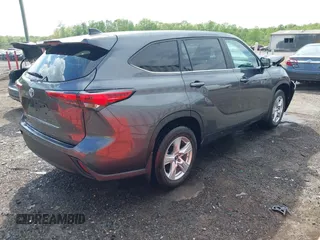 2023 Toyota Highlander L z VIN 5TDKDRAH0PS004630, wystawiony jako IAAI lot #42071940 z przebiegiem 34 441 mil mil oraz . Historia ofert i sprzedaży dostępna na DreamBid. Obrazek 4.