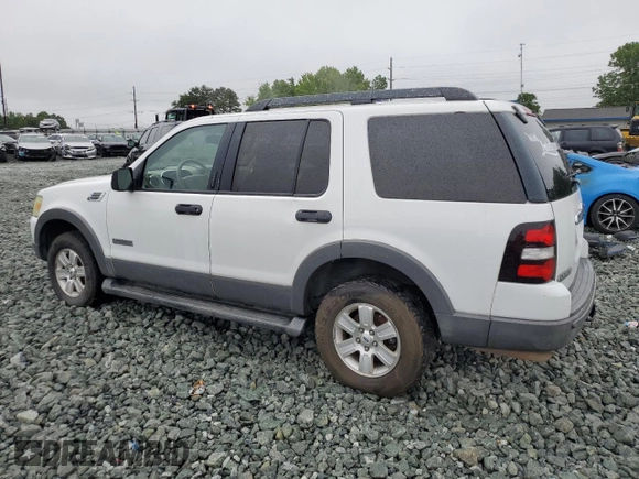 2006 Ford Explorer XLT z VIN 1FMEU73E96UB02808, wystawiony jako Copart lot #58635865 z przebiegiem 140 132 mil mil oraz Czysty tytuł • Clean title. Historia ofert i sprzedaży dostępna na DreamBid. Obrazek 2.