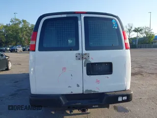 2011 Chevrolet Express Cargo Van with VIN 1GCSGAFX3B1181283, listed as a IAAI auction lot 42081428 with 150,441 mi miles. Bid and sale history available at carsss.com. Image 17.